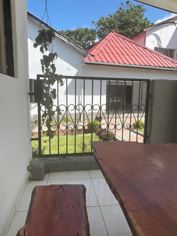 Mukala Lodge ルサカ エクステリア 写真