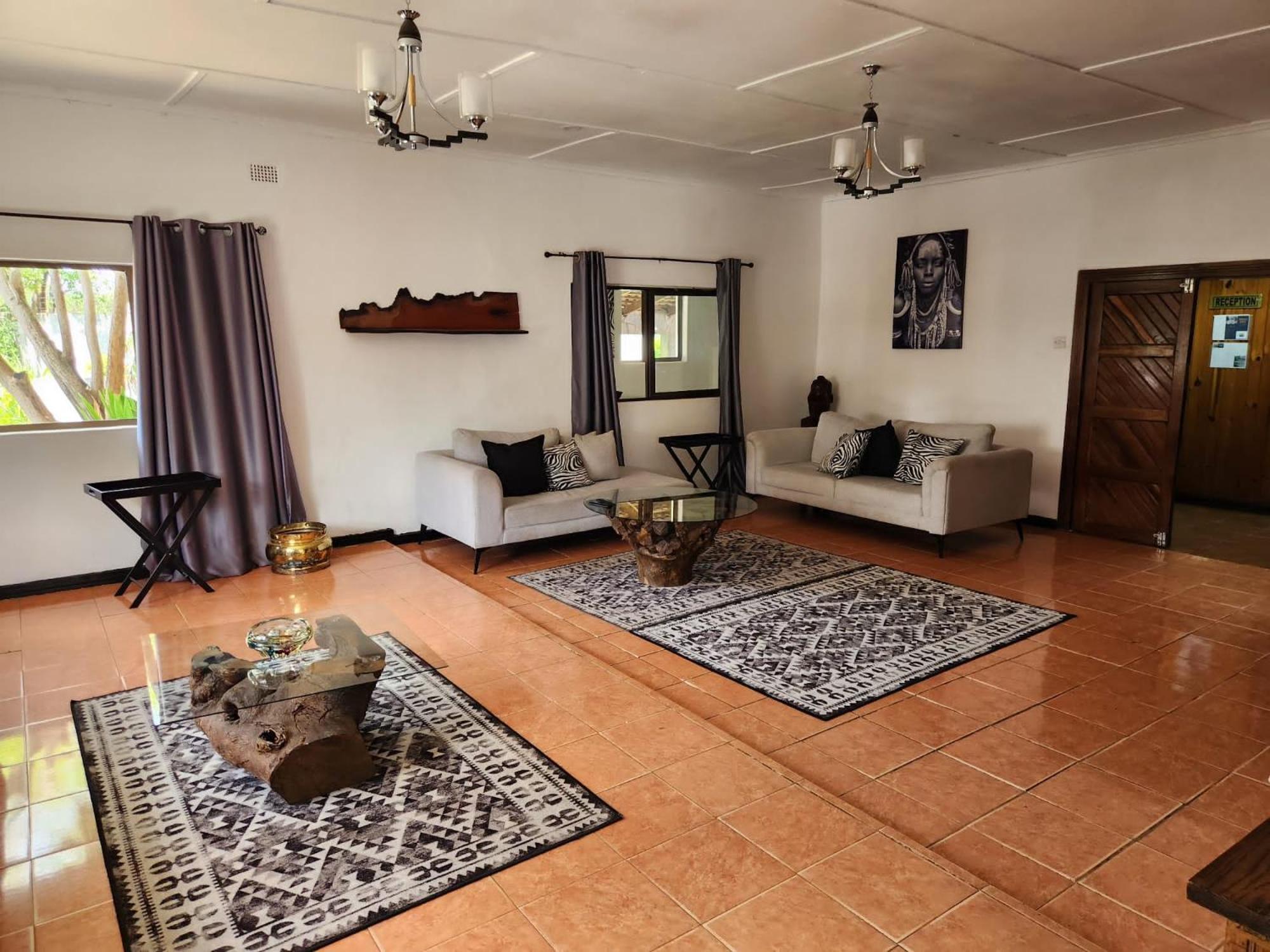 Mukala Lodge ルサカ エクステリア 写真
