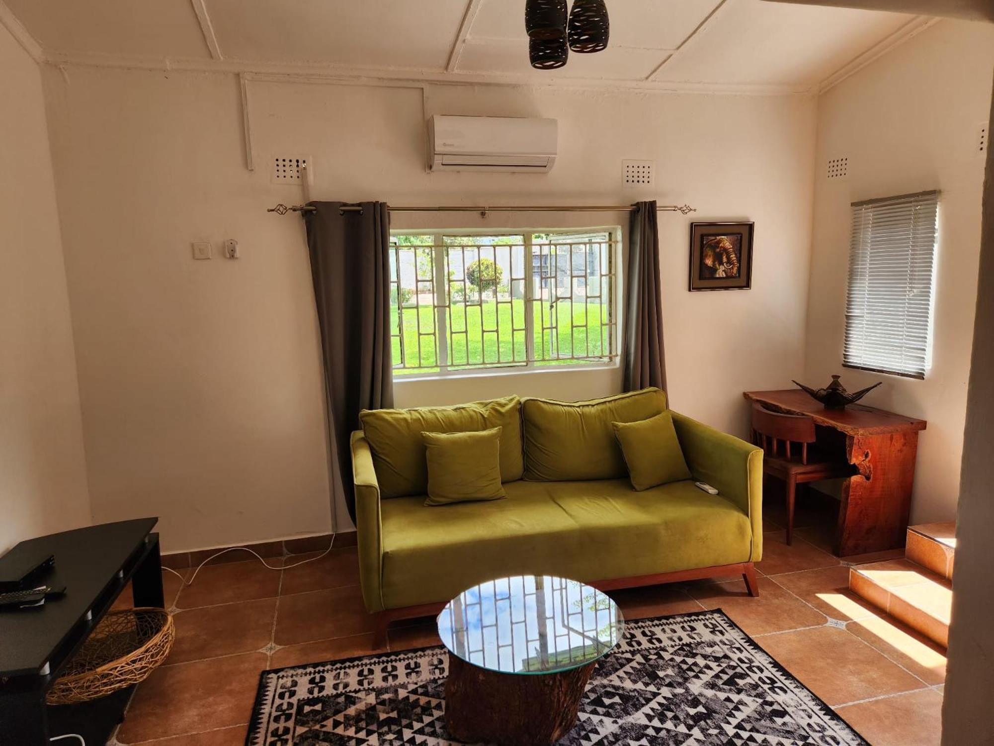 Mukala Lodge ルサカ エクステリア 写真