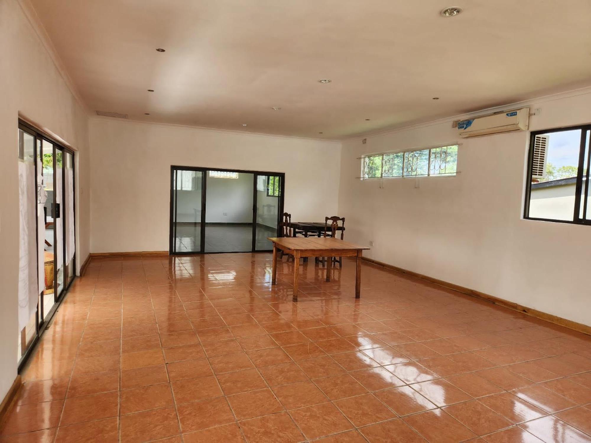 Mukala Lodge ルサカ エクステリア 写真